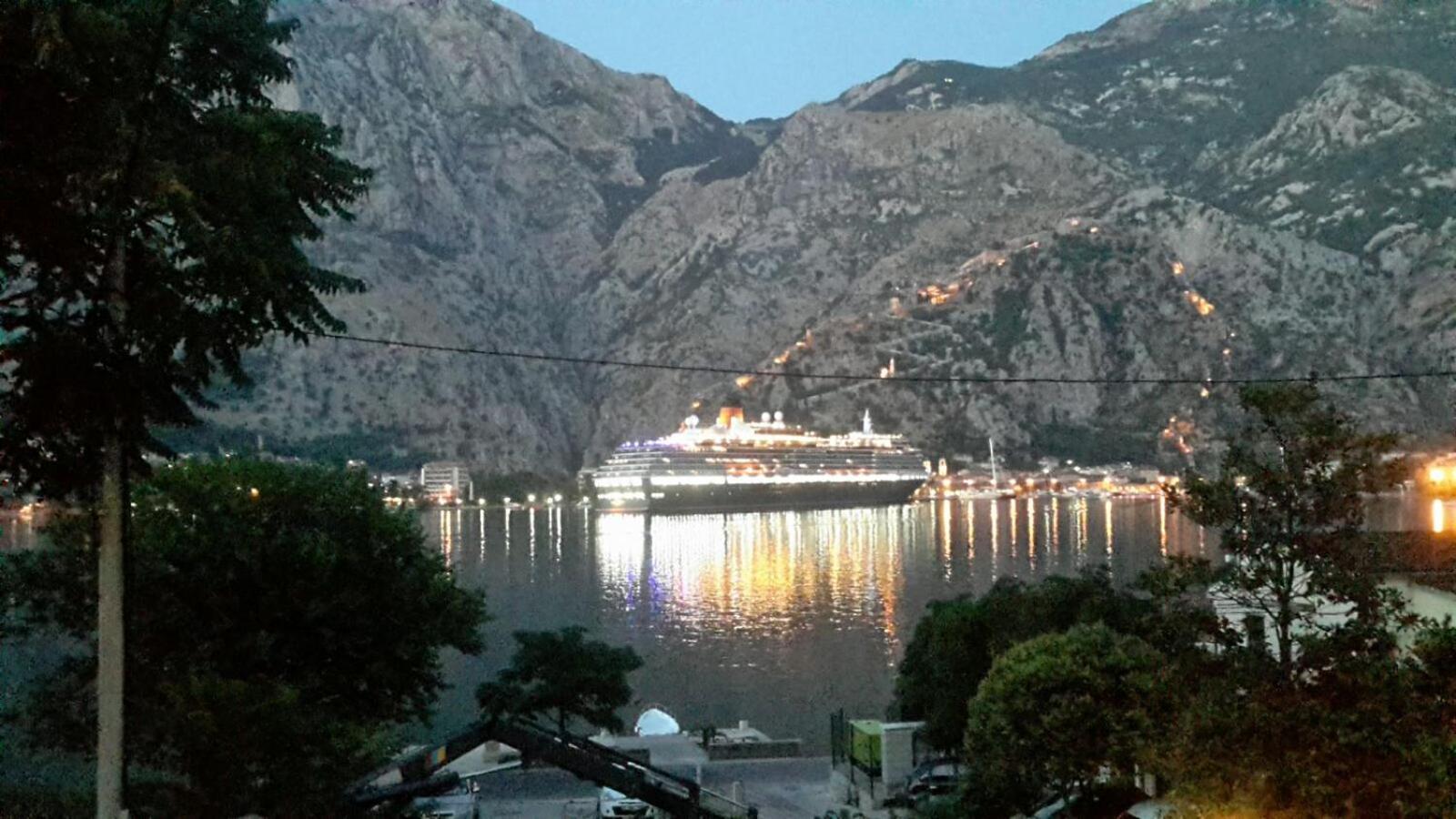 Radiant Apartment Kotor Exterior photo